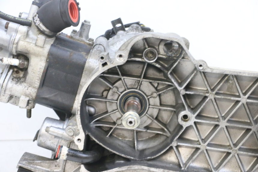 photo de MOTEUR PEUGEOT ELYSEO 125 (1999 - 2004) - Angle alternatif