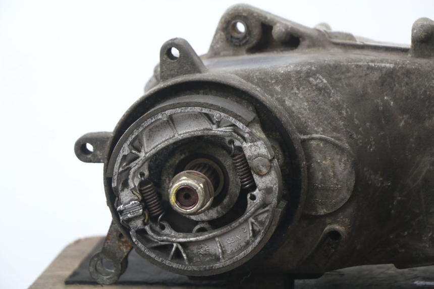 photo de MOTEUR PEUGEOT ELYSEO 50 (1998 - 2001) - Gros plan technique