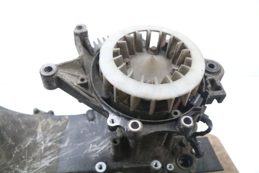 photo de MOTEUR PEUGEOT ELYSEO 50 (1998 - 2001) - Vue d’ensemble