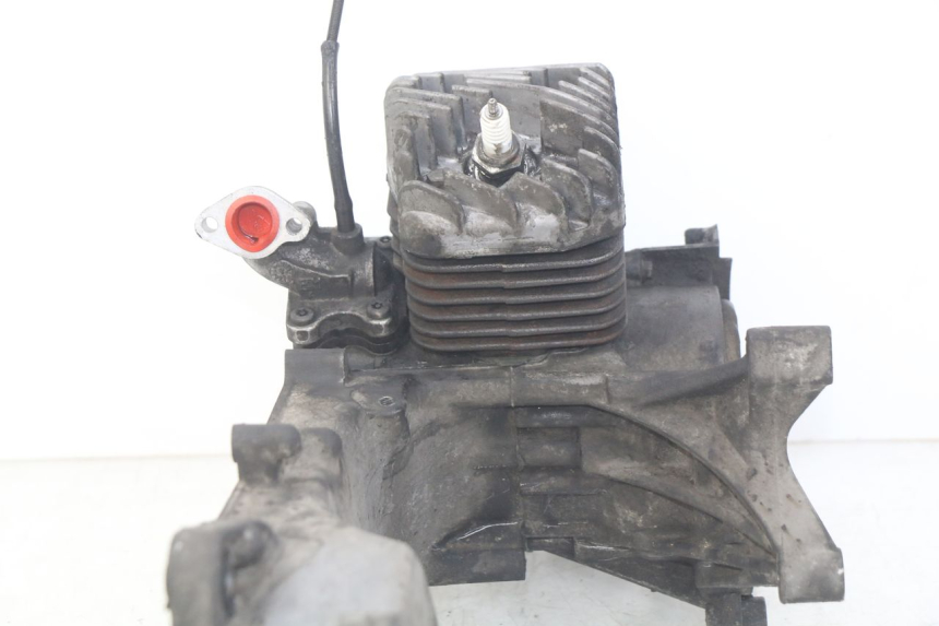 photo de MOTEUR PEUGEOT ELYSTAR 50 (2002 - 2014) - Vue d’ensemble