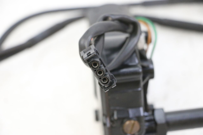 photo de MOTEUR ESSUIE GLACE BMW C1 125 (2000 - 2003) - Gros plan technique