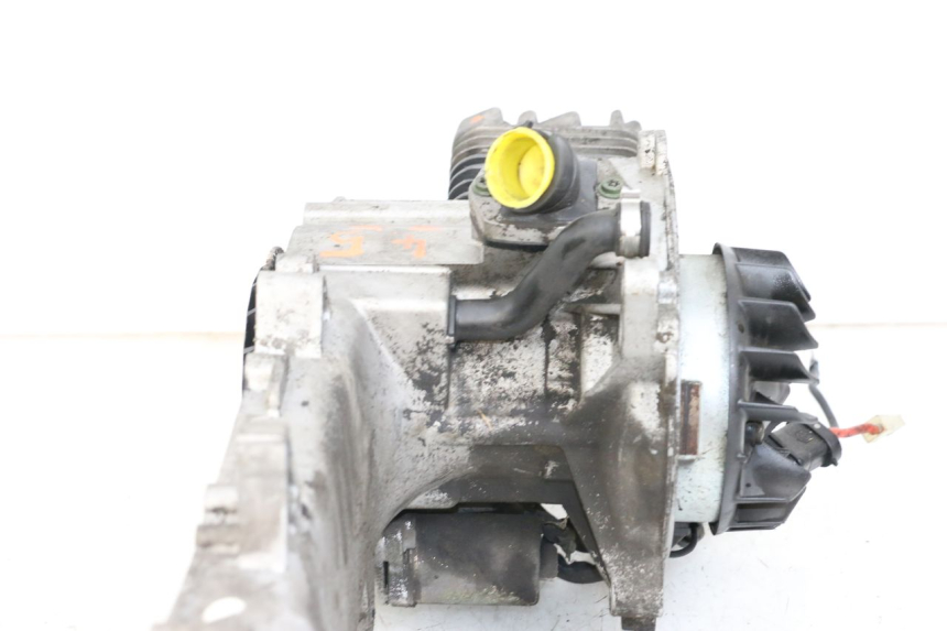 photo de MOTEUR PIAGGIO FLY 2T 50 (2004 - 2017) - Autre angle de vue