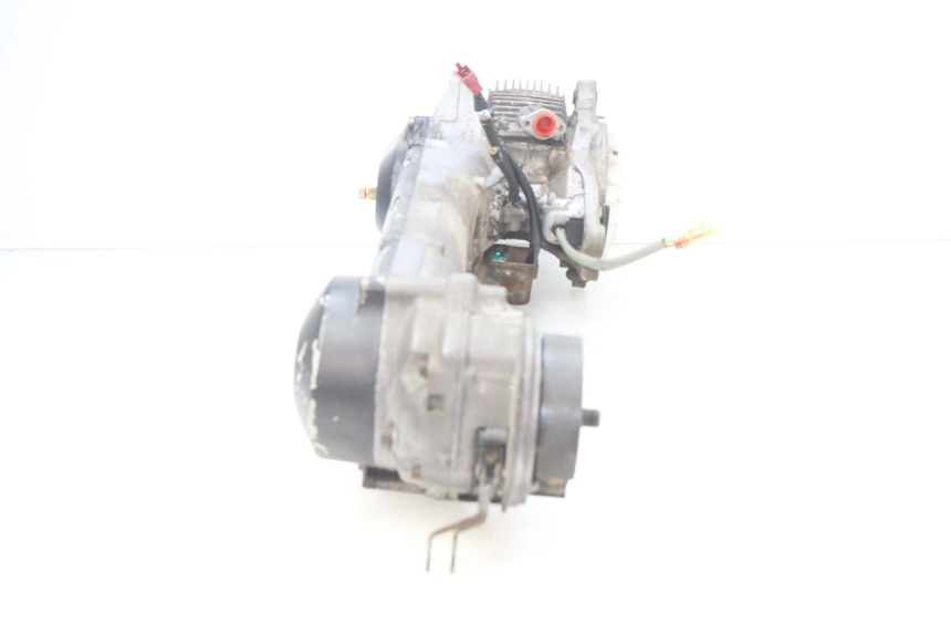 photo de MOTEUR PEUGEOT FOX 50 (1995 - 2003) - Gros plan technique