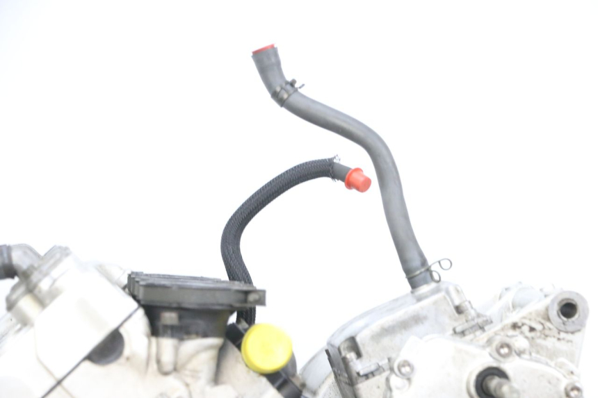 photo de MOTEUR YAMAHA FZ6 N FAZER 600 (2004 - 2006) - Vue rapprochée
