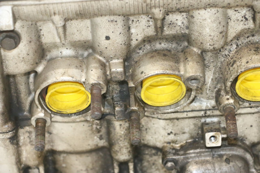 photo de MOTEUR YAMAHA FZ6 N FAZER 600 (2004 - 2006) - Angle alternatif