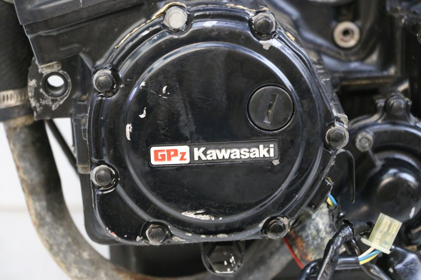 photo de MOTEUR KAWASAKI GPZ RX 1000 (1986 - 1988) - Gros plan technique