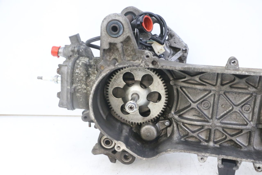 photo de MOTEUR PEUGEOT JET FORCE CARBU 50 (2003 - 2016) - Vue d’ensemble