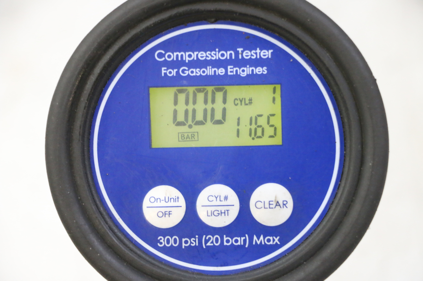 photo de MOTEUR KAWASAKI ZR7 ZR-7 S 750 (1999 - 2004) - Zoom état d’usage