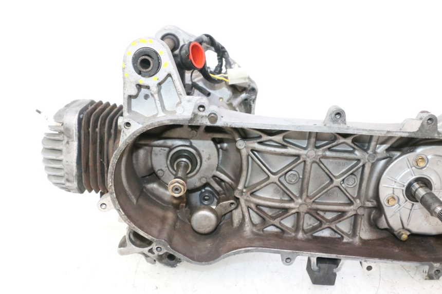 photo de MOTEUR PEUGEOT KISBEE 2T 50 (2010 - 2017) - Points de fixation