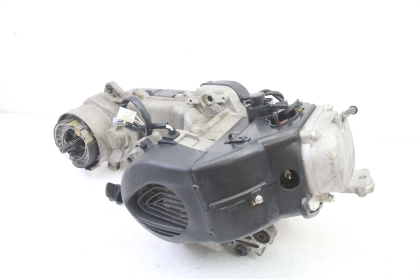 photo de MOTEUR PEUGEOT KISBEE 4T 50 (2018 - 2022) - Autre angle de vue