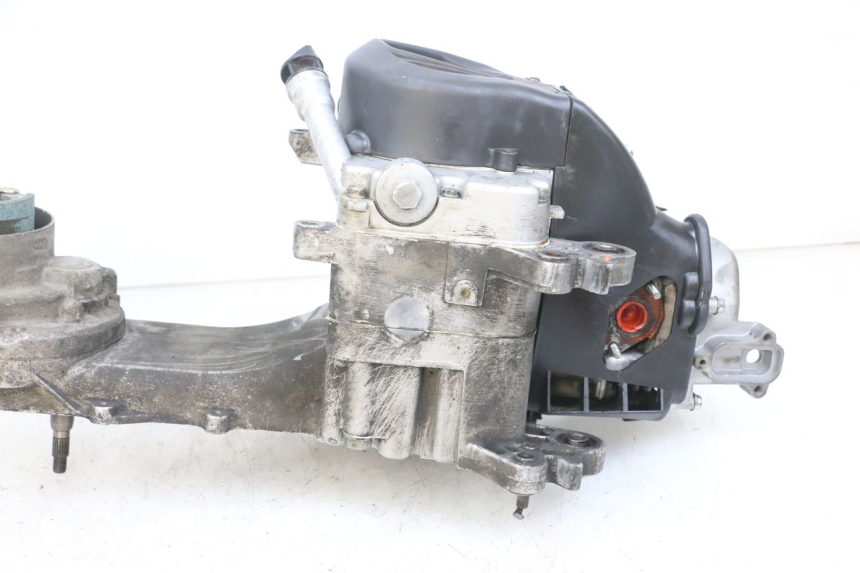 photo de MOTEUR PEUGEOT KISBEE 4T 50 (2018 - 2022) - Autre angle de vue