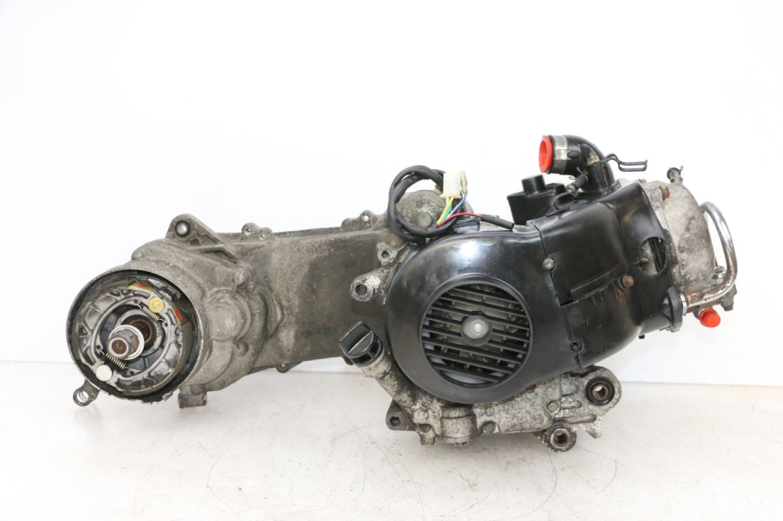 photo de MOTEUR PEUGEOT KISBEE 4T 50 (2010 - 2017) - Vue rapprochée
