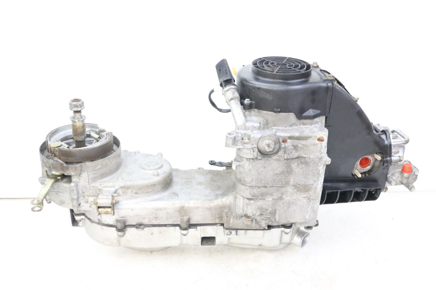 photo de MOTEUR KYMCO PEOPLE S 125 (2000 - 2008) - Gros plan technique