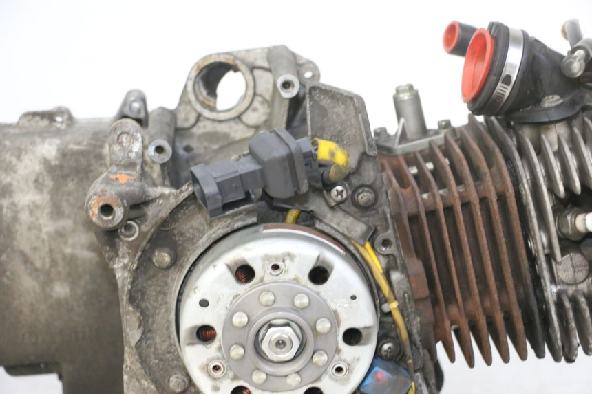 photo de MOTEUR PIAGGIO LIBERTY 125 (1998 - 2008) - Autre angle de vue