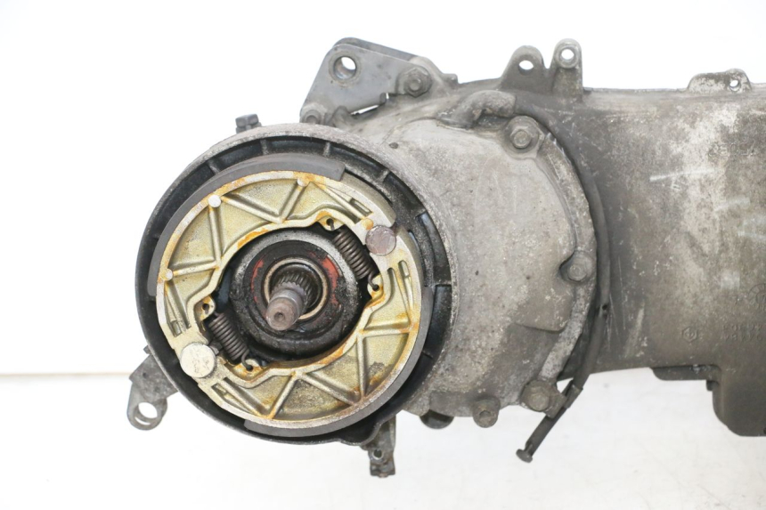 photo de MOTEUR PIAGGIO LIBERTY 125 (1998 - 2008) - Vue d’ensemble