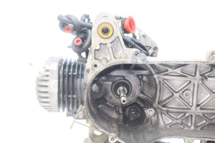 photo de MOTEUR PEUGEOT LUDIX 50 (2005 - 2007) - Autre angle de vue