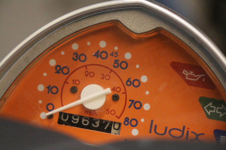 photo de MOTEUR PEUGEOT LUDIX 50 (2005 - 2007) - Gros plan technique