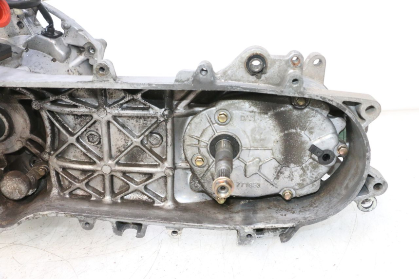 photo de MOTEUR PEUGEOT LUDIX PRO 2T 50 (2010 - 2017) - Vue rapprochée