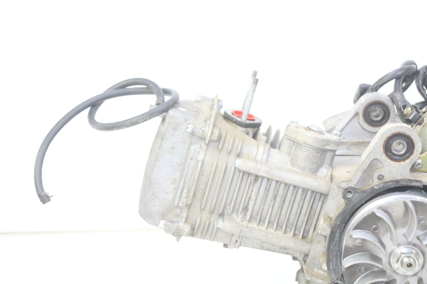 photo de MOTEUR ZHONGYU MOVIDAS ZY125T-2 125 (2004 - 2014) - État de surface