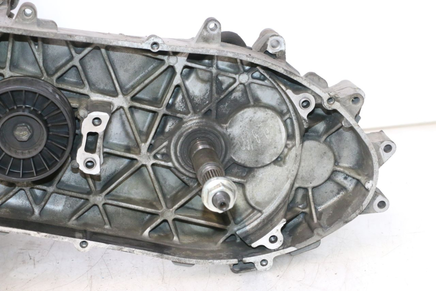 photo de MOTEUR PIAGGIO MP3 500 (2016 - 2018) - Gros plan technique