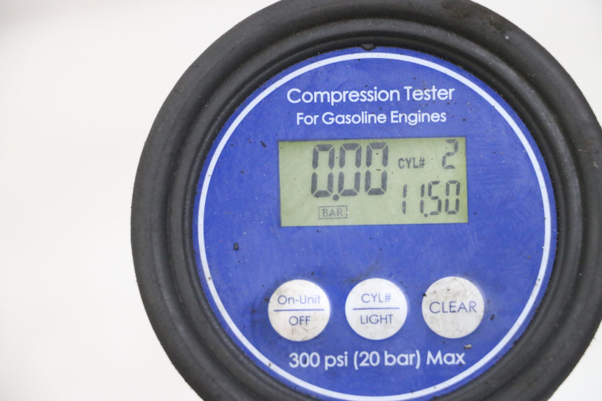 photo de MOTEUR HONDA NTV DEAUVILLE 650 (1998 - 2001) - Angle alternatif