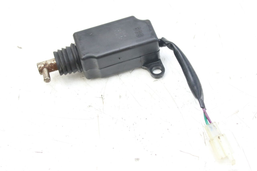 photo de MOTEUR OUVERTURE COFFRE SYM FIDDLE 3 III 125 (2014 - 2020) - Autre angle de vue