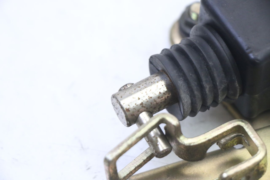 photo de MOTEUR OUVERTURE COFFRE SYM FIDDLE 3 III 125 (2014 - 2020) - Détail de la pièce