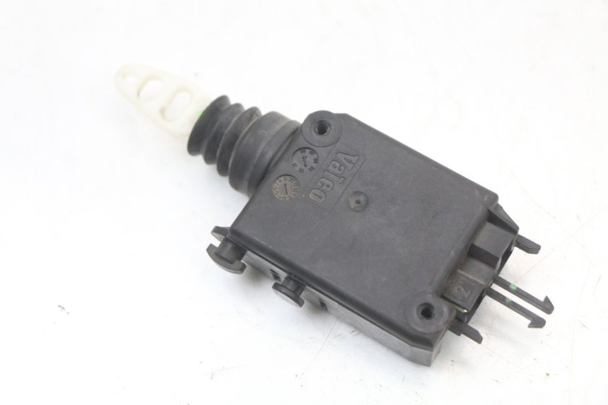 photo de MOTEUR OUVERTURE COFFRE PEUGEOT GEOPOLIS RS 125 (2007 - 2009) - Détail de la pièce