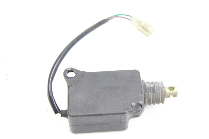 photo de MOTEUR OUVERTURE COFFRE SYM GTS EFI ABS 125 (2012 - 2016) - Vue principale