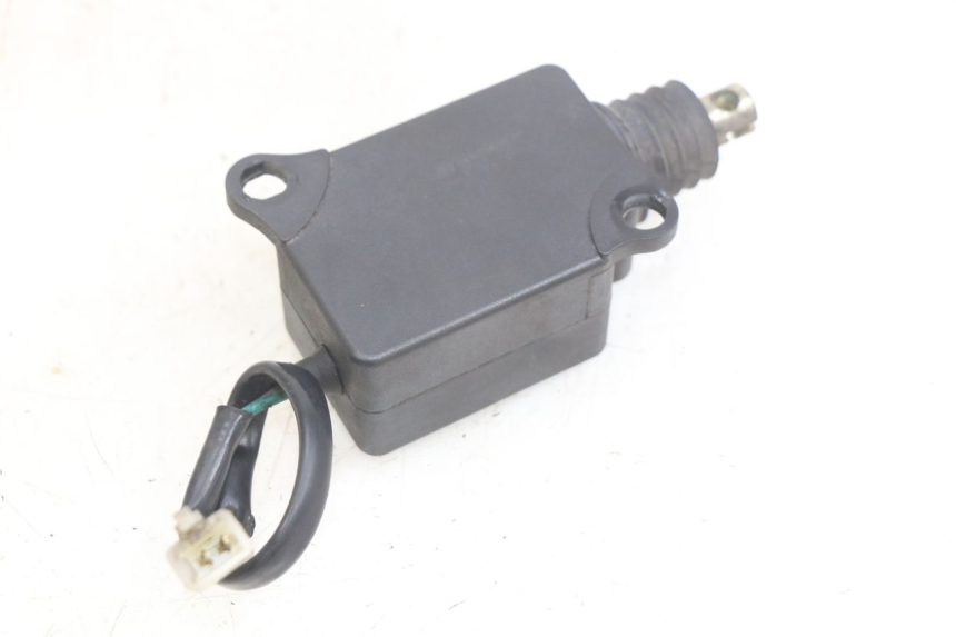 photo de MOTEUR OUVERTURE COFFRE SYM GTS EFI 125 (2012 - 2016) - Zoom état d’usage