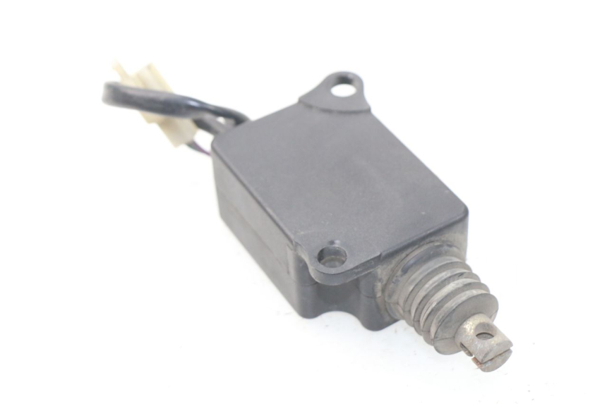 photo de MOTEUR OUVERTURE COFFRE SYM GTS EVO 125 (2009 - 2013) - Détail de la pièce