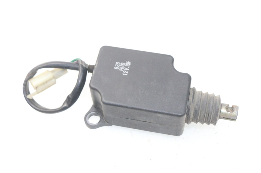 photo de MOTEUR OUVERTURE COFFRE SYM GTS EVO 125 (2009 - 2013) - Autre angle de vue