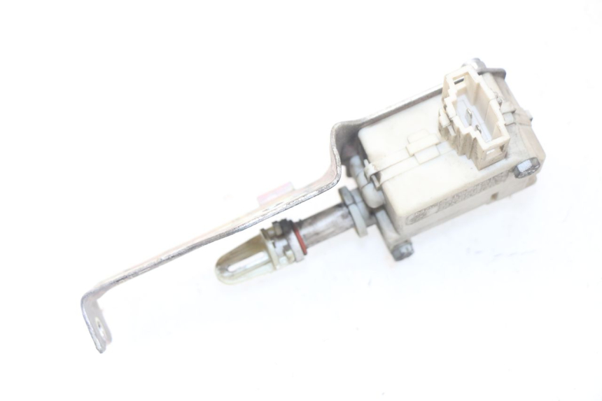 photo de MOTEUR OUVERTURE COFFRE PIAGGIO LIBERTY IGET 4T 50 (2015 - 2020) - Autre angle de vue