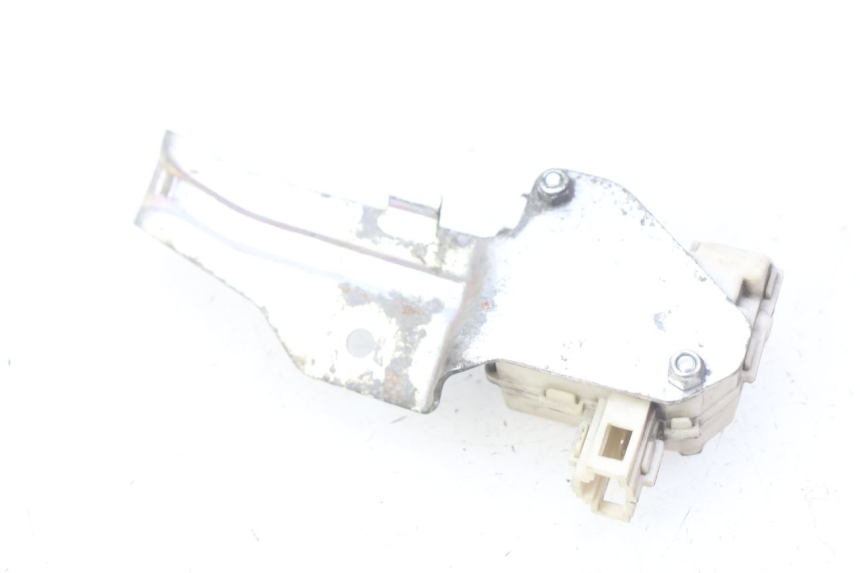 photo de MOTEUR OUVERTURE COFFRE PIAGGIO LIBERTY IGET 4T 50 (2015 - 2020) - Autre angle de vue