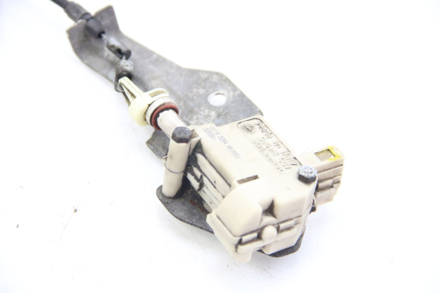 photo de MOTEUR OUVERTURE COFFRE PIAGGIO LIBERTY IGET 4T 50 (2015 - 2020) - Gros plan technique