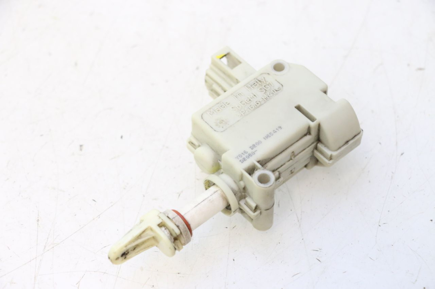 photo de MOTEUR OUVERTURE COFFRE PIAGGIO LIBERTY IGET 4T 50 (2015 - 2020) - Points de fixation