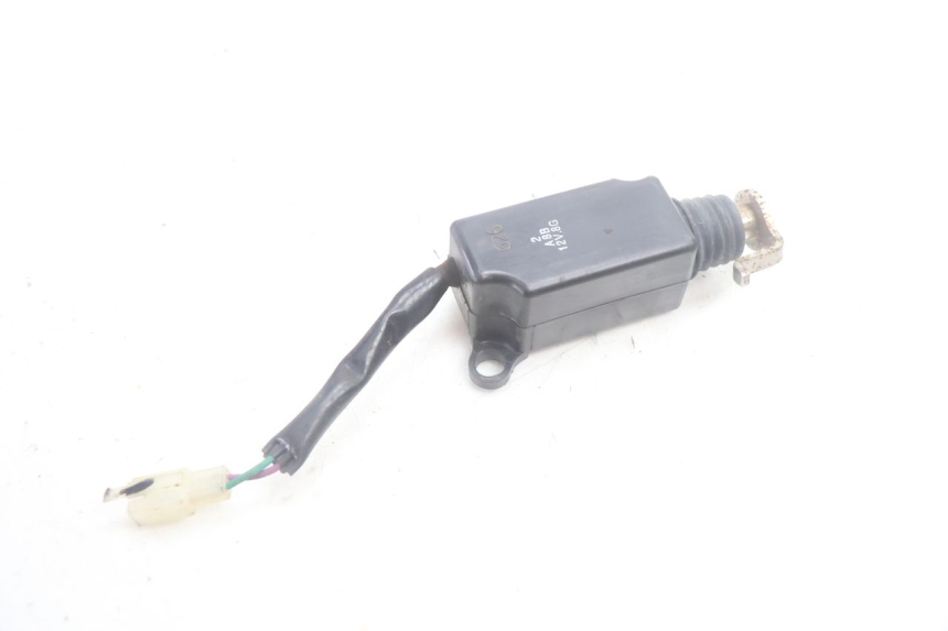 photo de MOTEUR OUVERTURE COFFRE SYM MIO 50 (2005 - 2010) - Autre angle de vue