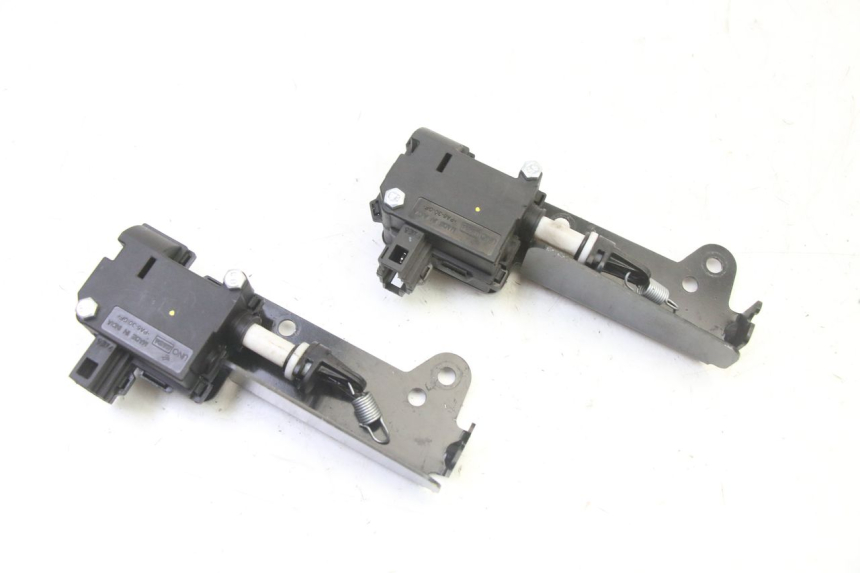 photo de MOTEUR OUVERTURE COFFRE PIAGGIO MP3 HPE 310 (2024 - 2025) - Autre angle de vue