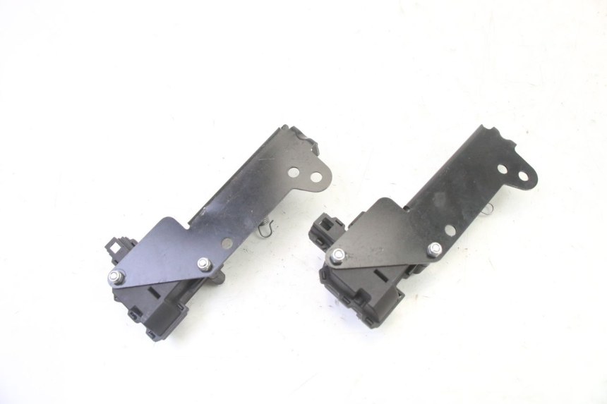 photo de MOTEUR OUVERTURE COFFRE PIAGGIO MP3 HPE 310 (2024 - 2025) - Vue d’ensemble