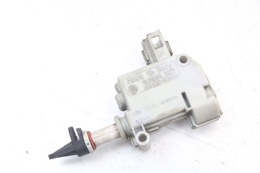 photo de MOTEUR OUVERTURE COFFRE PIAGGIO MP3 LT 400 (2007 - 2012) - Vue principale