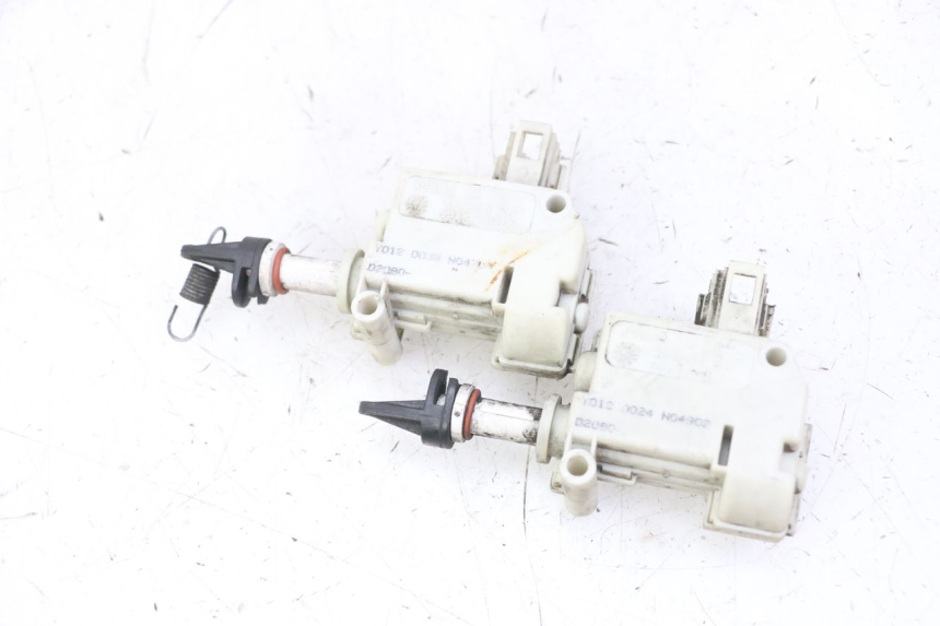 photo de MOTEUR OUVERTURE COFFRE PIAGGIO MP3 LT 300 (2010 - 2016) - Détail de la pièce