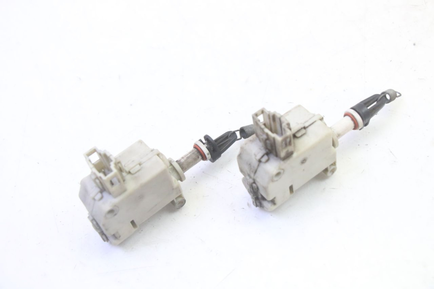 photo de MOTEUR OUVERTURE COFFRE PIAGGIO MP3 LT 300 (2010 - 2016) - Détail de la pièce