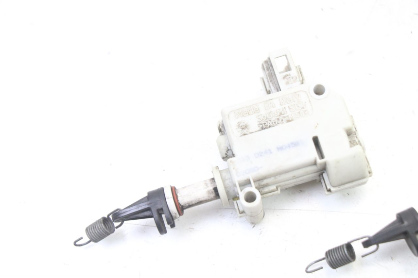 photo de MOTEUR OUVERTURE COFFRE PIAGGIO MP3 500 (2011 - 2015) - Détail de la pièce
