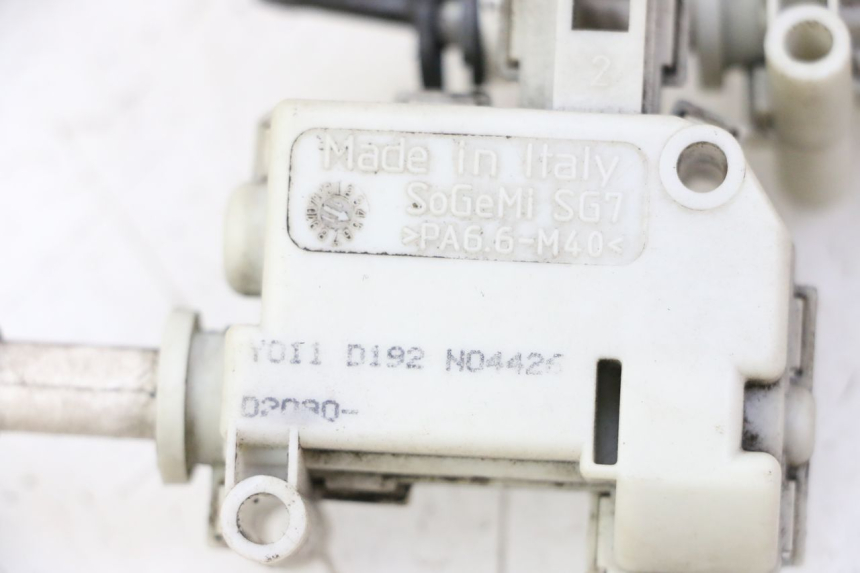 photo de MOTEUR OUVERTURE COFFRE PIAGGIO MP3 500 (2011 - 2015) - Détail de la pièce