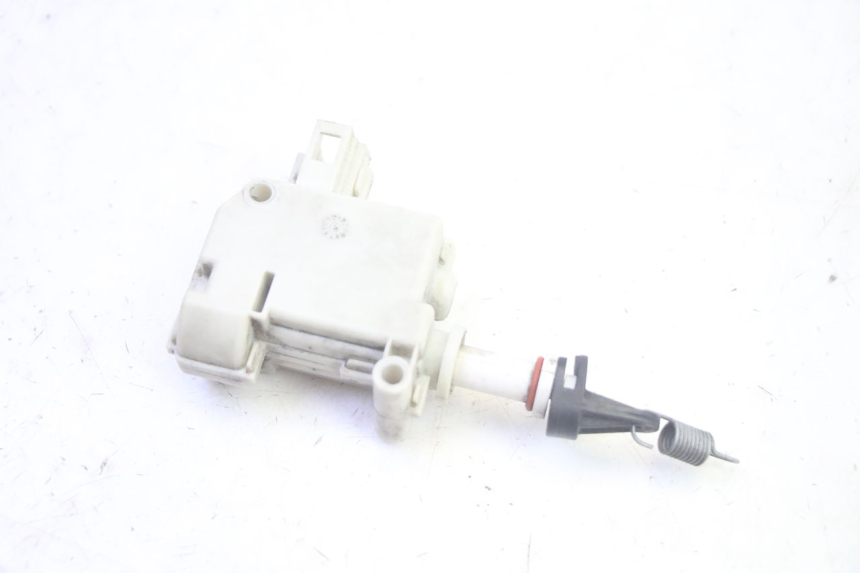 photo de MOTEUR OUVERTURE COFFRE PIAGGIO MP3 500 (2016 - 2018) - Vue principale