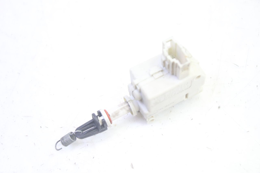 photo de MOTEUR OUVERTURE COFFRE PIAGGIO MP3 500 (2016 - 2018) - Zoom état d’usage