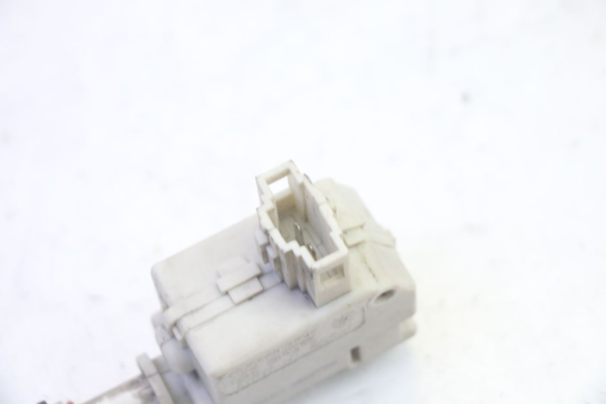 photo de MOTEUR OUVERTURE COFFRE PIAGGIO MP3 RL 250 (2006 - 2010) - Zoom état d’usage