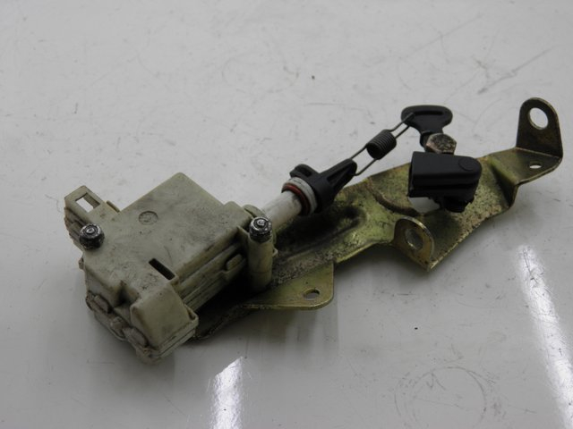 photo de MOTEUR OUVERTURE COFFRE PIAGGIO BEVERLY 125 (2005 - 2007) - Vue principale