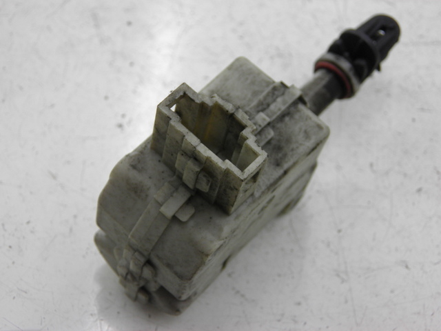 photo de MOTEUR OUVERTURE COFFRE PIAGGIO MP3 RL 125 (2006 - 2014) - Zoom état d’usage