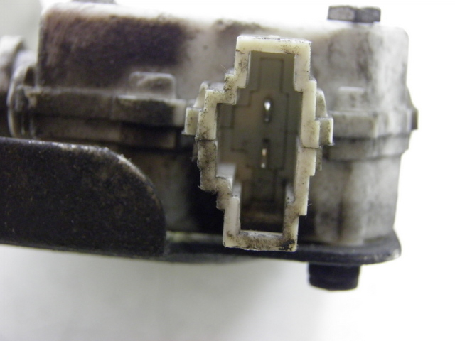 photo de MOTEUR OUVERTURE COFFRE PIAGGIO MP3 RL 125 (2006 - 2014) - Gros plan technique